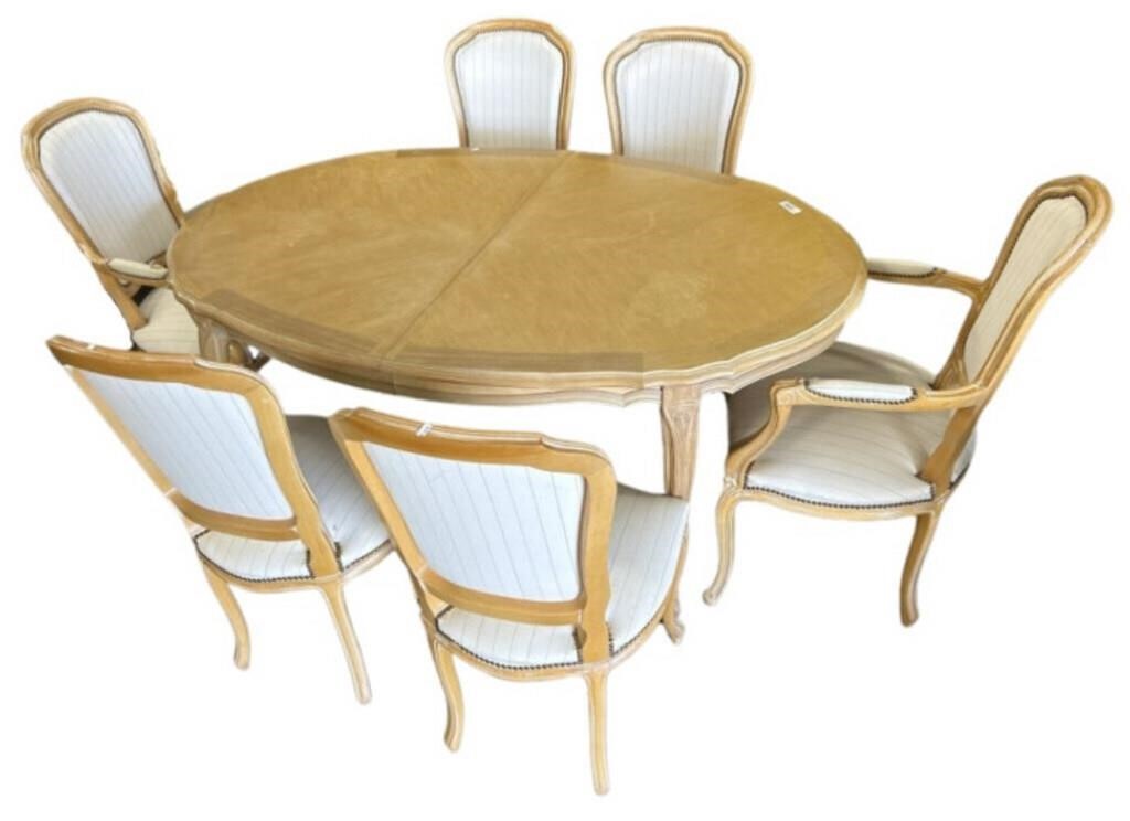 Dining Table w/ 6 Chairs & 2 Leaves.
