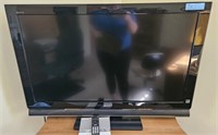 LARGE SONY LCD DIGITAL COLOR TV  40"