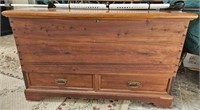 LARGE DOVE TAILED BLANKET CHEST WITH 2 DRAWERS