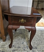 CHERRY QUEEN ANNE DROP LEAF SIDE TABLE