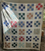 SQUARE PATTERN QUILT