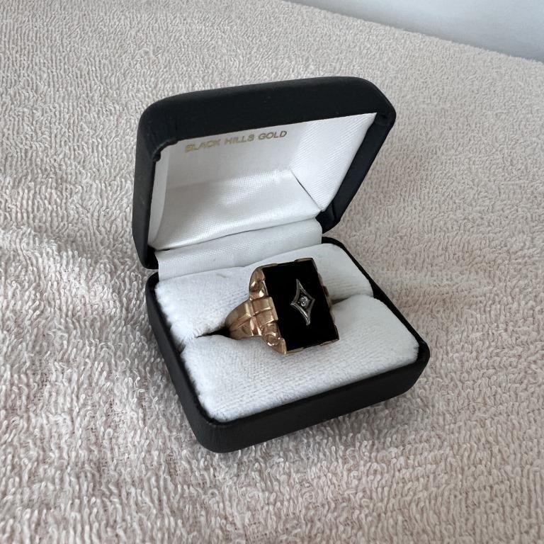 Men's 10K Onyx w Small Diamond Ring