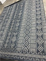 Indoor / Outdoor Blue / White Patterned Area Rug
