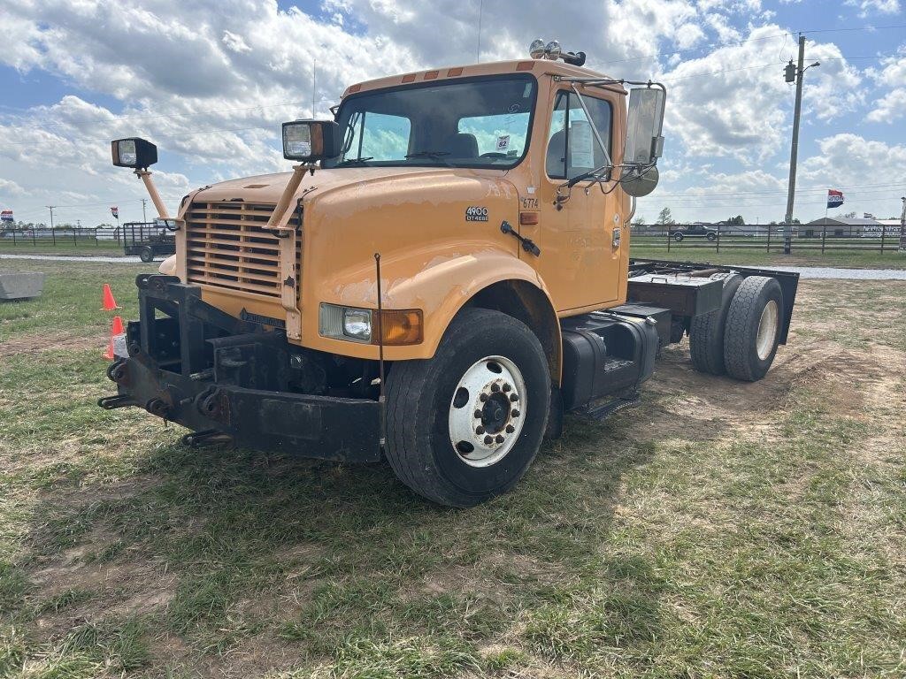 82. 2002 International Truck