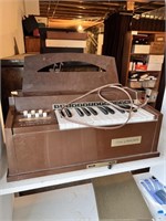 Magnus Electric Tabletop Organ