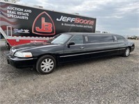 2005 Lincoln Executive Town Car Limousine