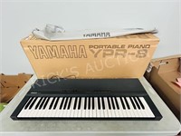 Yamaha portable piano YPR-8