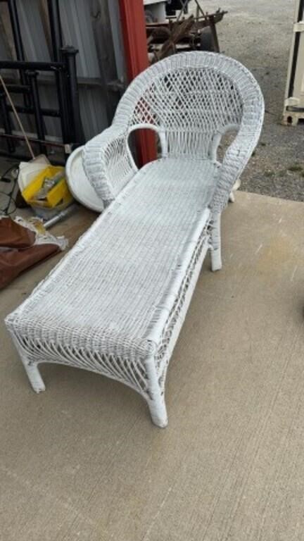 Wicker lounge chair