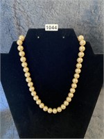 1960s est Faux Pearl Necklace