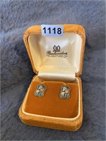 Set of Earrings in Box