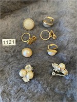 Lot of Earrings