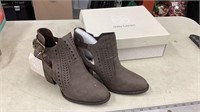 NEW Daisy Fuentes size 10 womens shoes