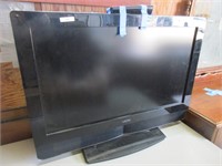 31 inch Visio TV with remote, works