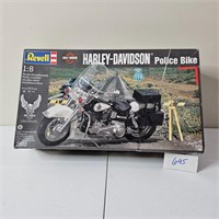Revell Harley Davidson Police Bike 1:8 Model Kit