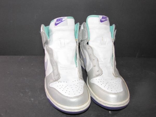 Nike Hi Top Tennis Shoes Size 7Y