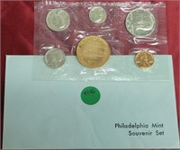 1982 PHILADELPHIA MINT SOUVENIR COIN SET