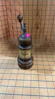 Small pepper grinder