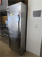 TRAULSEN  SPLIT DOOR REFRIGERATOR/ FREEZER