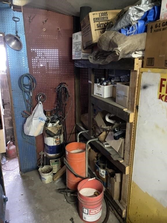 CONTENTS OF GARAGE PAINT ROOM SHELVING INCLUDING