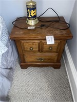 Broyhill pair of night stands no contents