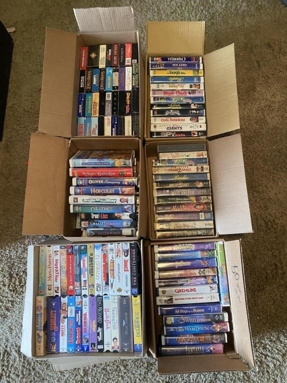 LOT OF MOSTLY CHILDRENS ASSORTED VHS TAPES