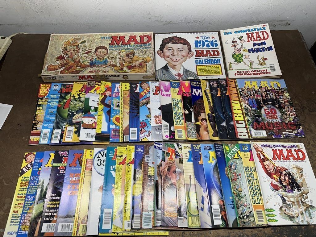 LOT OF VINTAGE MAD MAGAZINES & PARKER BROTHERS