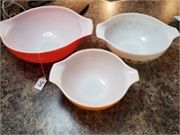 3 Piece Vintage  Pyrex Bowls