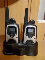 Audiovox Walkie Talkies With Charger