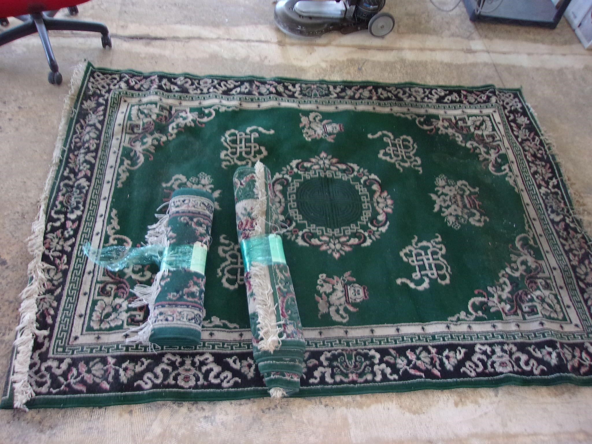 carpet lot 7 1/2 x 5 and 2 smaller ones