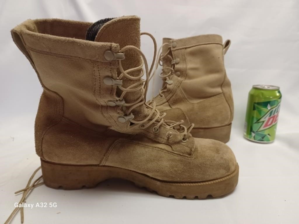 8.5 W Boots,  Gently Used