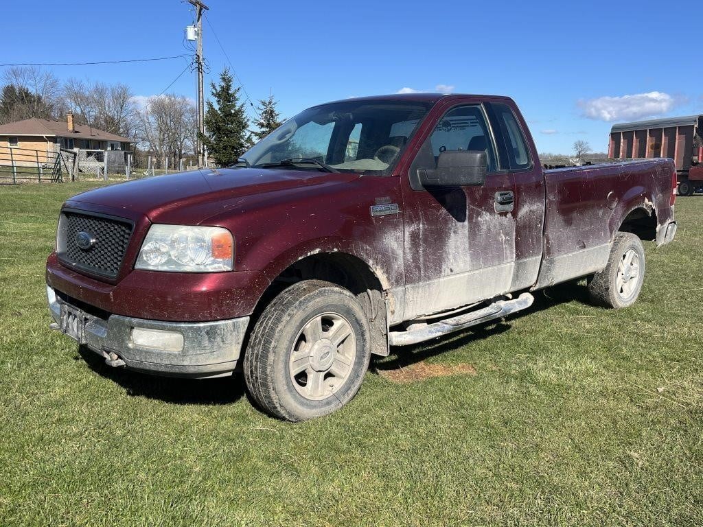 2004 Ford F150 XLT pick-up truck