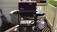 Weber gas grill w/propane bottle, & cover (has