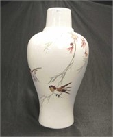 Chinese porcelain mantle vase