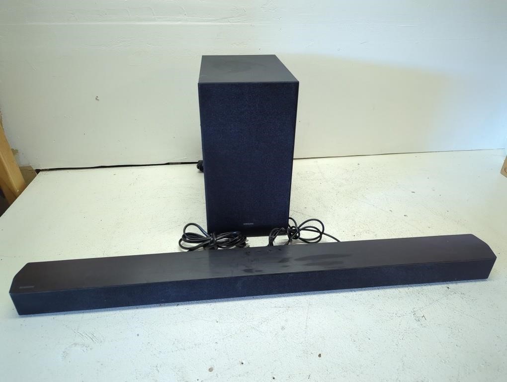 Samsung HW-B450 34" sound bar and wireless