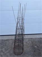 Lot of tomato planter cages
