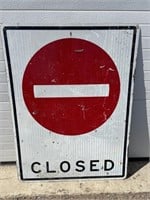 Metal sign: closed