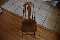 Wood Tapered Splat Back Windsor Chair