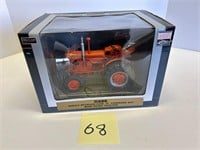 Spec Cast Case D Tractor w/ Box