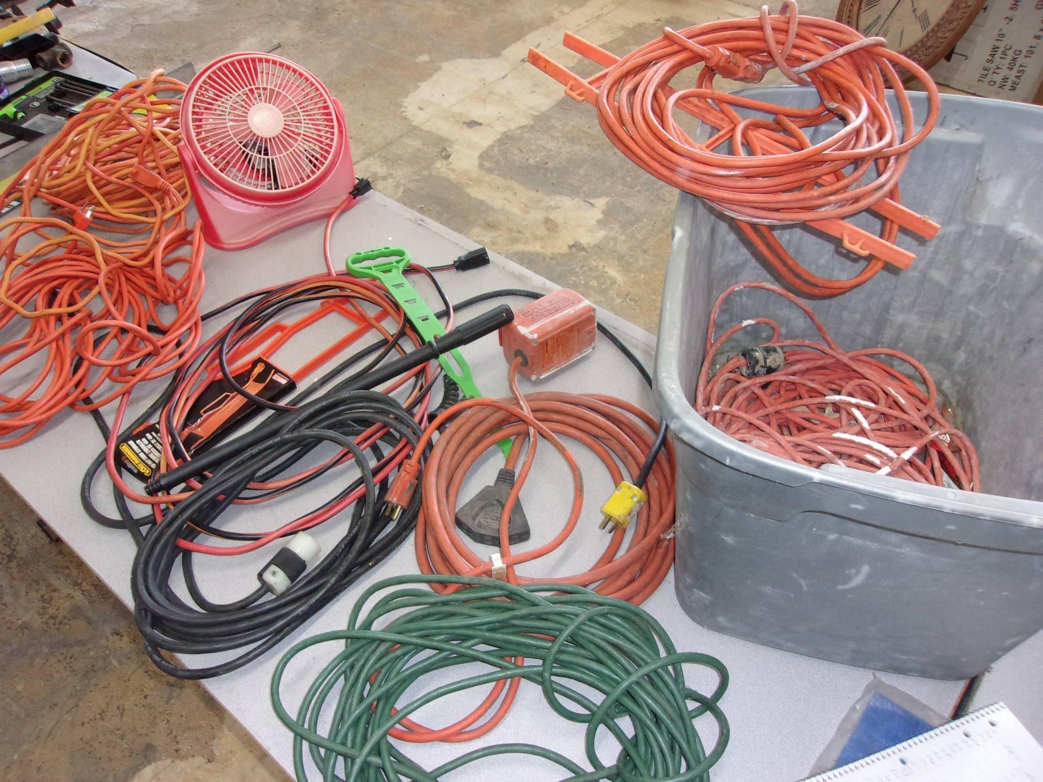 electric cord lot tote full