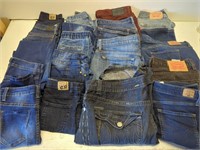 18 pairs mens & women's designer jeans - Levi's,