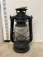 Black oil lantern