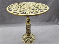Brass plant stand.  17" H .  Look at the photos