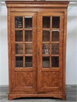 Antique 2 door bookcase cabinet w/key