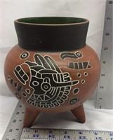 C3) FOOTED MEXICAN CLAY POT, 7 1/2" TALL