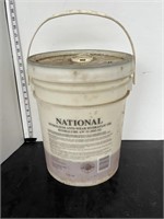 1/4 pail of hydraulic oil