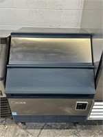 Blue Air commercial ice machine
