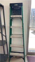 5ft gorilla fiberglass ladder