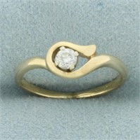 Antique Diamond Engagement Ring in 14k Yellow Gold