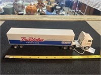 True Value - Semi Tractor & Trailer ERTL