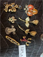 8 Assorted Brooch Pins